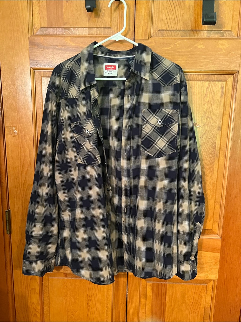 Wrangler Navy and Tan Plaid Lightweight Shirt Jacket